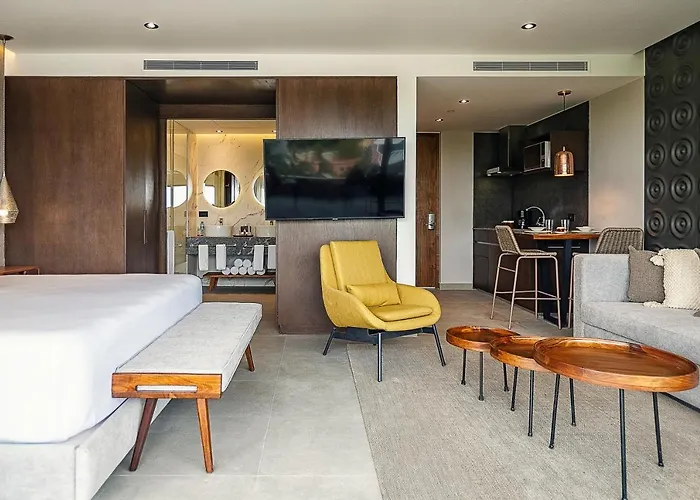 Hotel The Fives Oceanfront