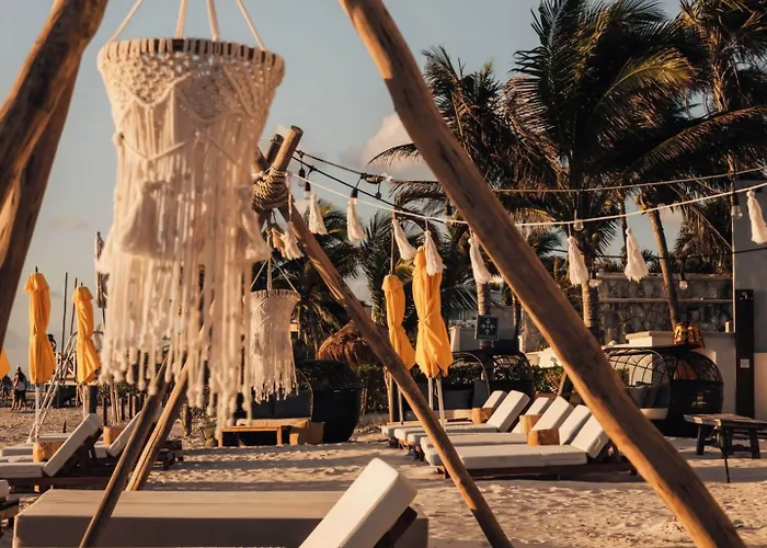 The Fives Oceanfront Hotel