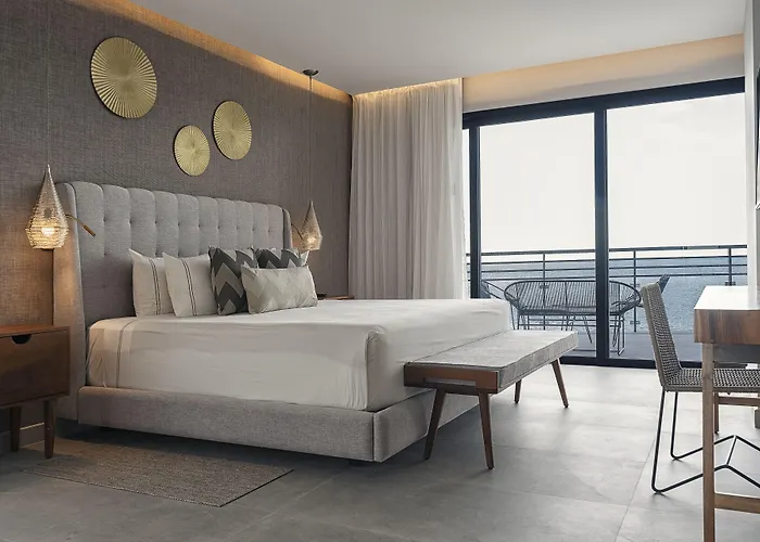The Fives Oceanfront 5*