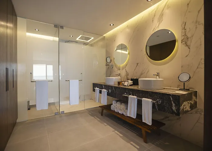 The Fives Oceanfront Hotel 5*