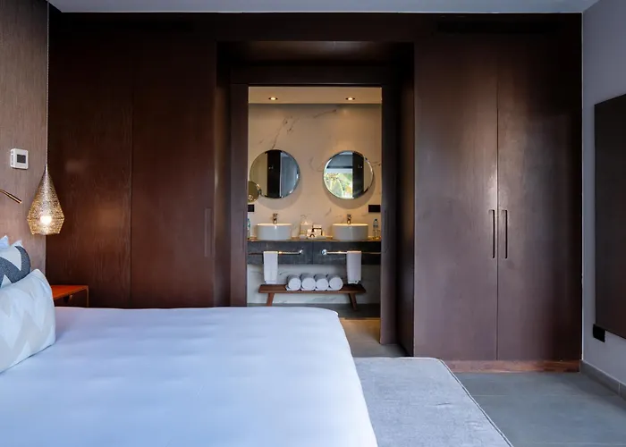 The Fives Oceanfront Hotel 5*