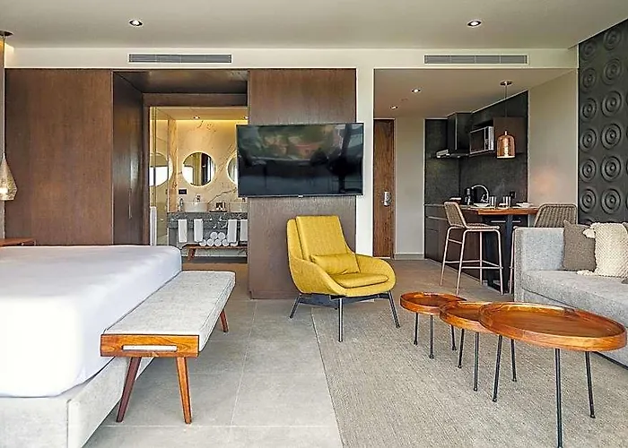 Hotel The Fives Oceanfront