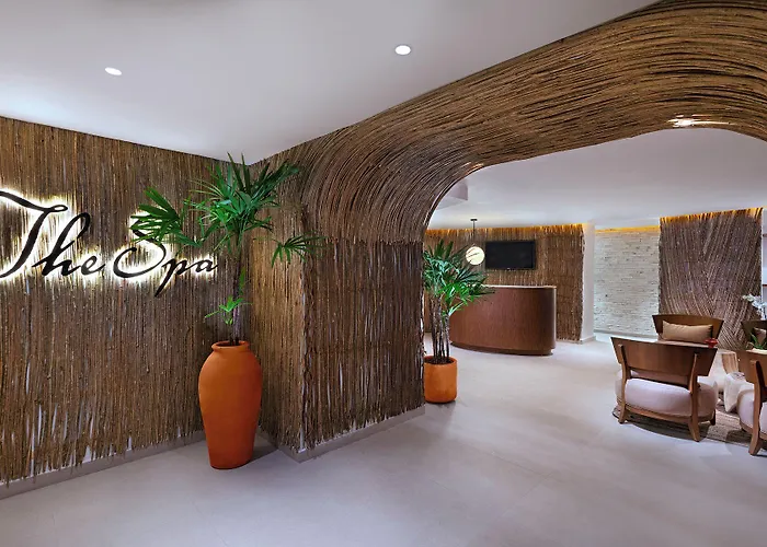 The Fives Oceanfront Puerto Morelos