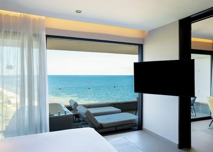 The Fives Oceanfront Hotel 5*