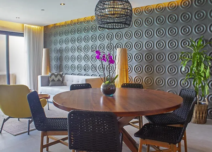 The Fives Oceanfront Hotel