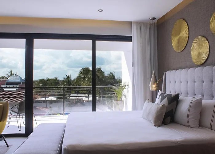 The Fives Oceanfront Puerto Morelos